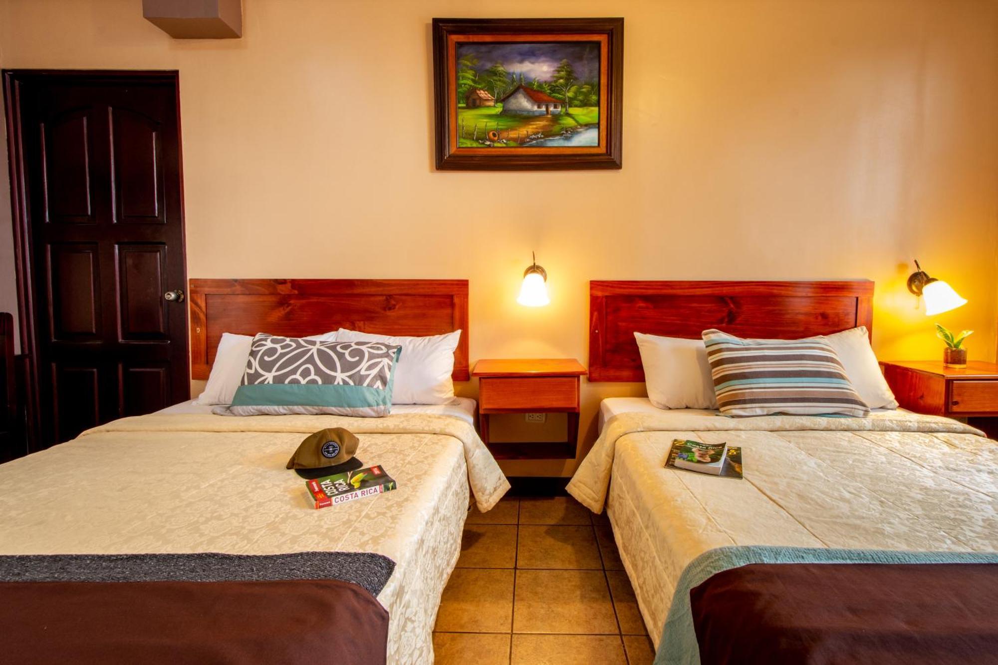 Hotel Las Colinas La Fortuna Esterno foto