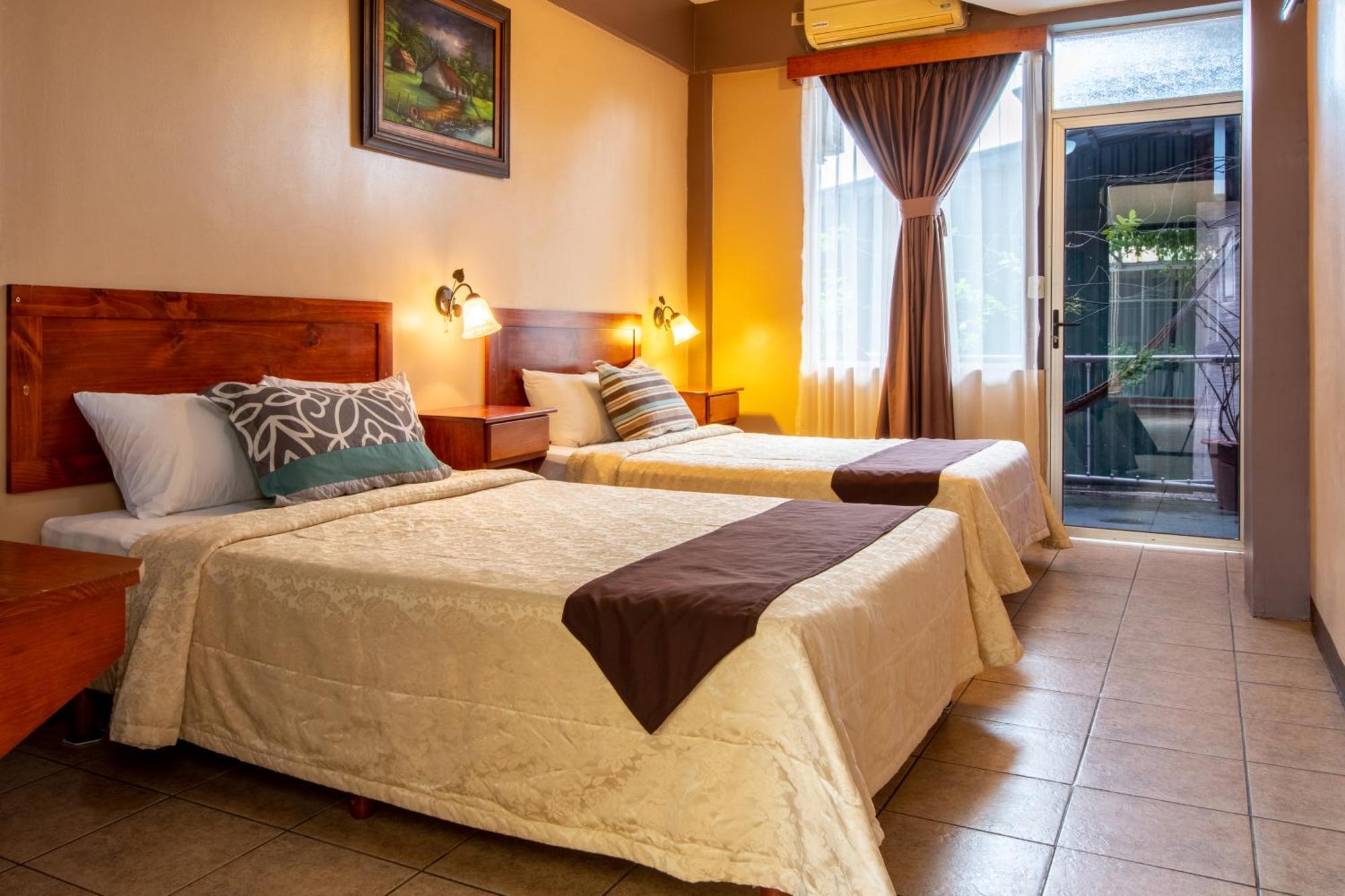 Hotel Las Colinas La Fortuna Esterno foto