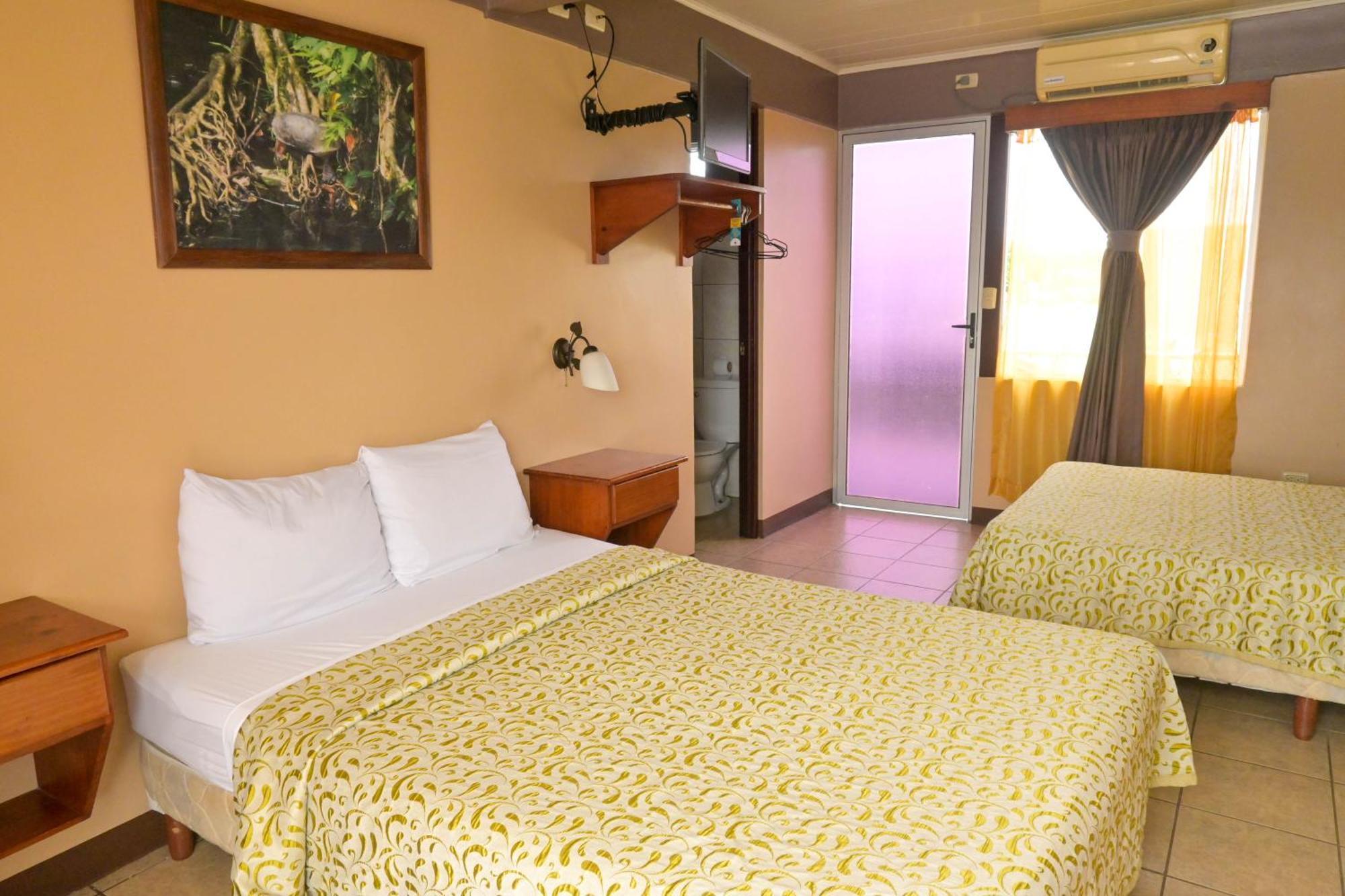 Hotel Las Colinas La Fortuna Esterno foto