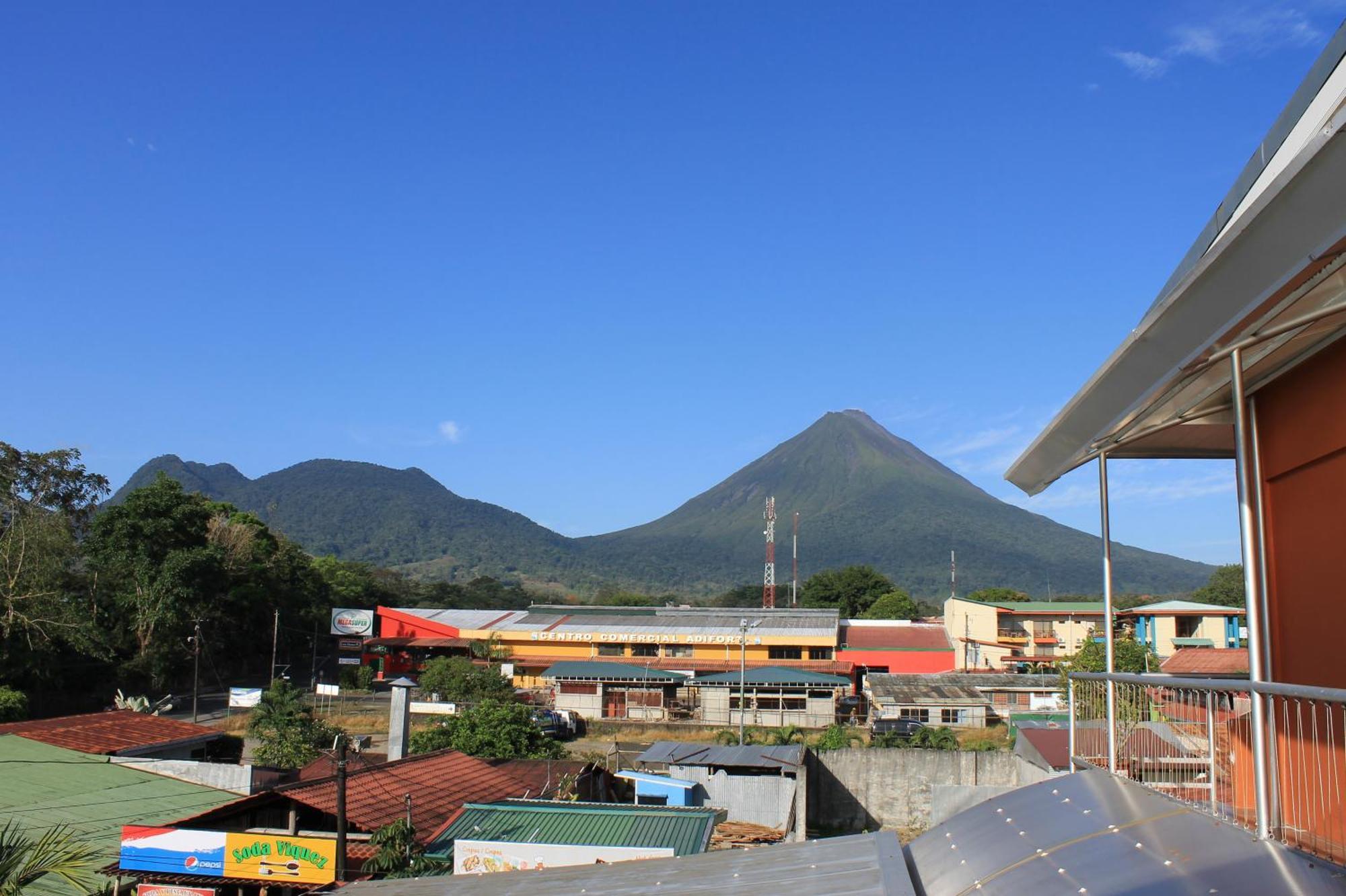 Hotel Las Colinas La Fortuna Esterno foto