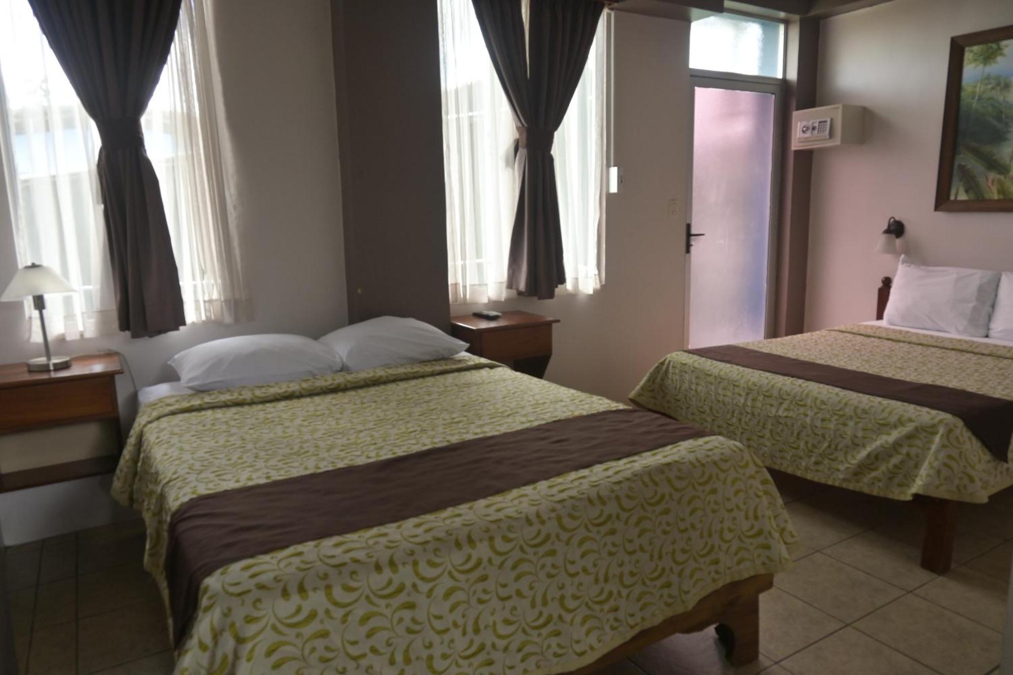 Hotel Las Colinas La Fortuna Esterno foto
