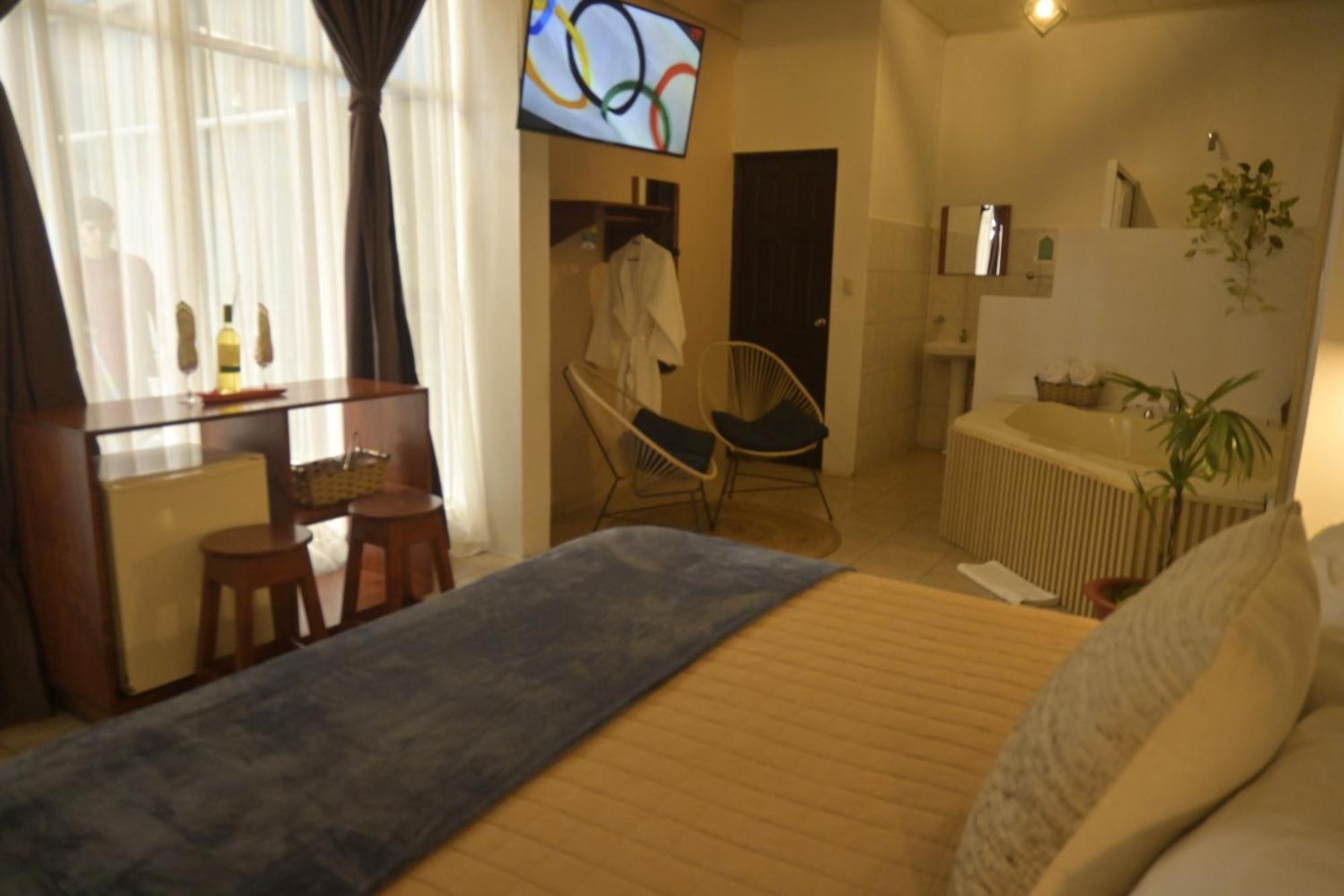 Hotel Las Colinas La Fortuna Esterno foto